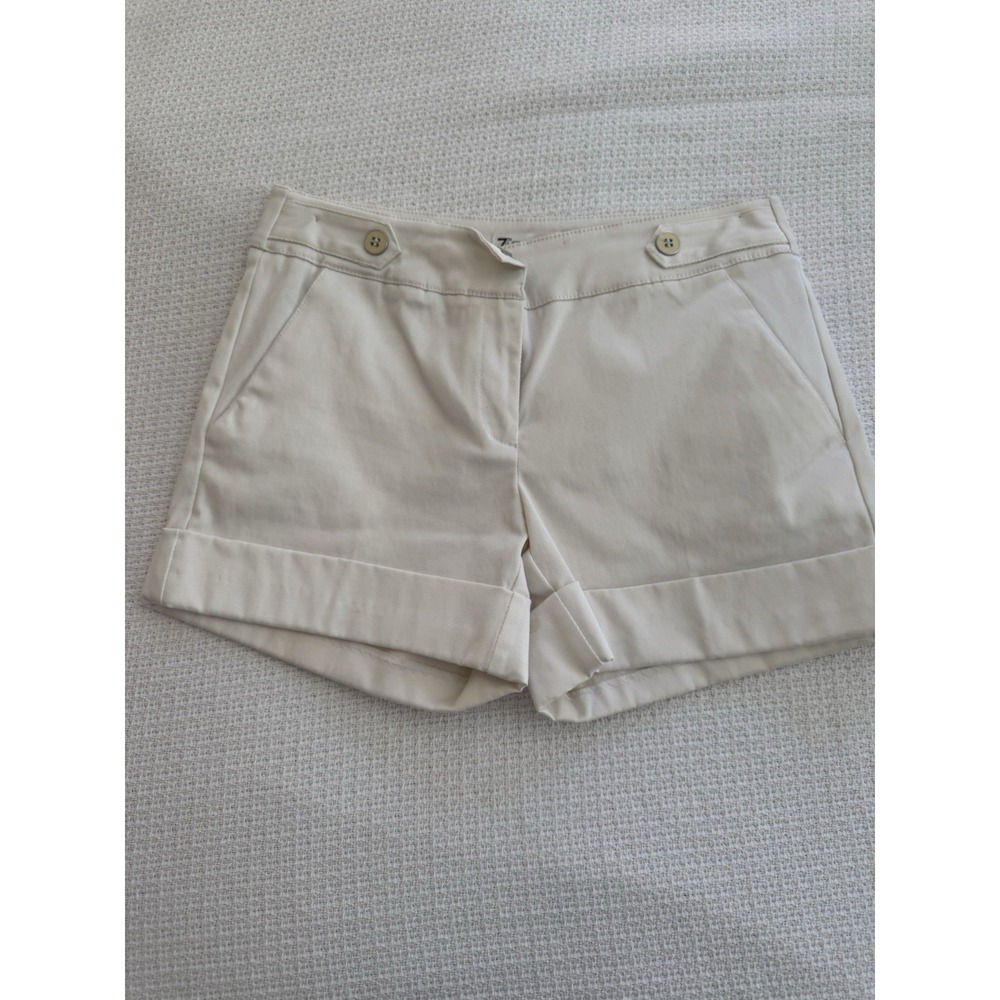 New York and Company 7th Avenue Design Studio Cuffed White Shorts Size 2